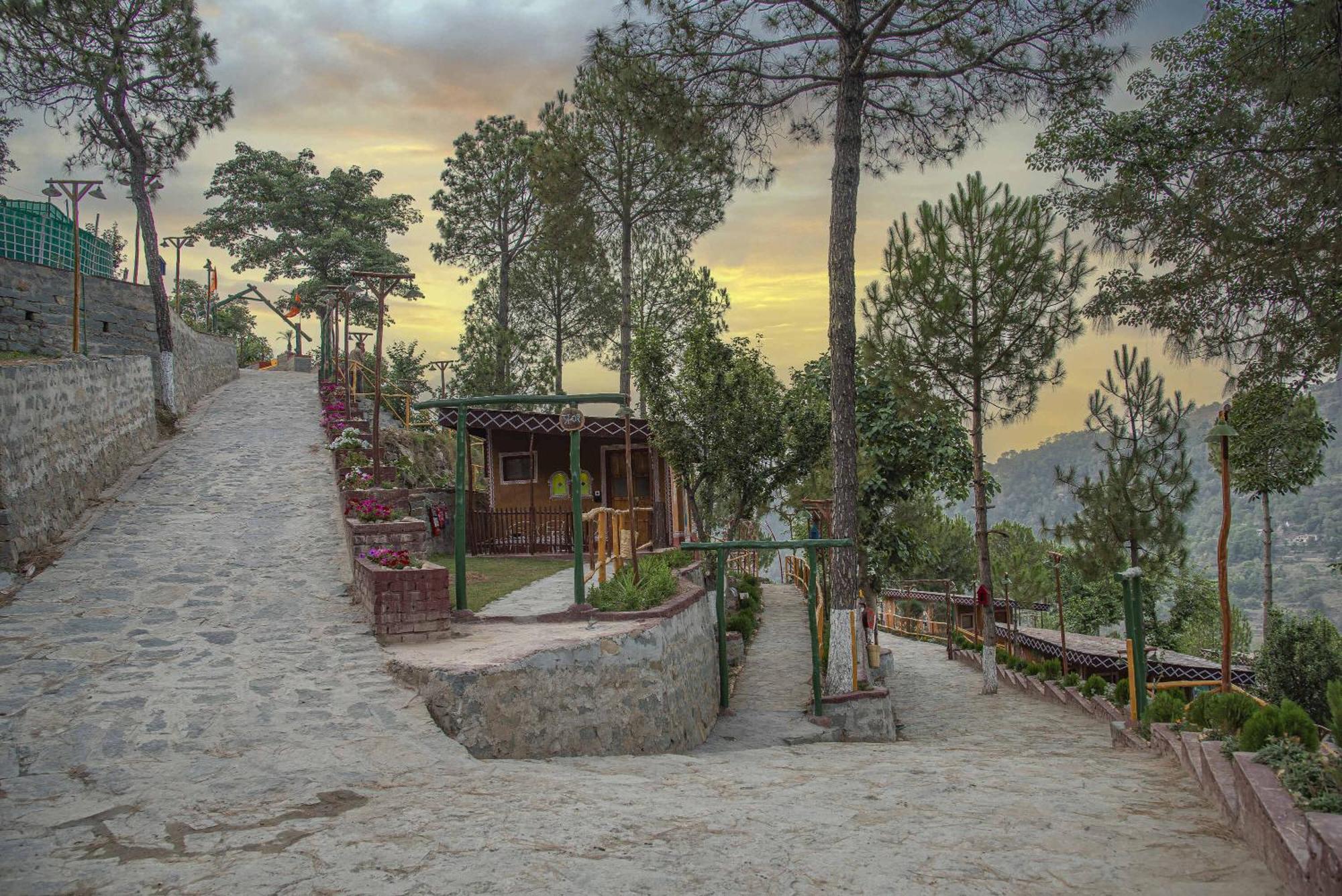 Отель A Kasauli Ggaon By Echor Экстерьер фото
